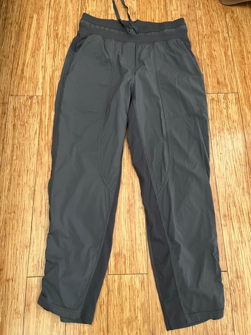 lululemon athletica Dance Studio Women's cropped Gray Track Jogger Pants
